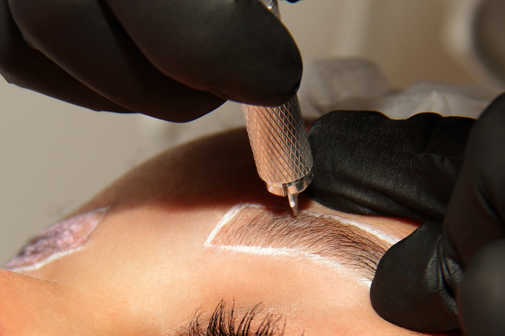 Eyebrow microblading procedure, salon